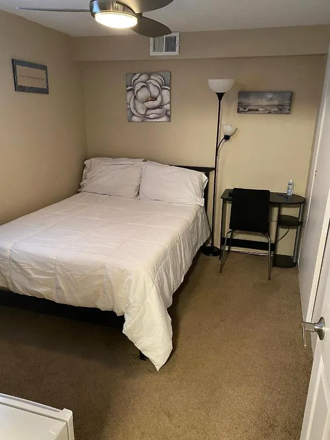 Rooms In Centrally Located Home Charlotte Alloggio in famiglia