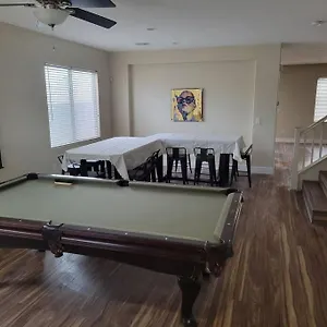 https://5-bed-strip-8mil-dwntown-4-5mi.las-vegashotels.net